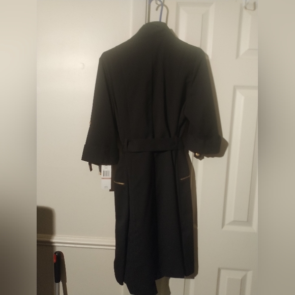 Black dress - Picture 2 of 4